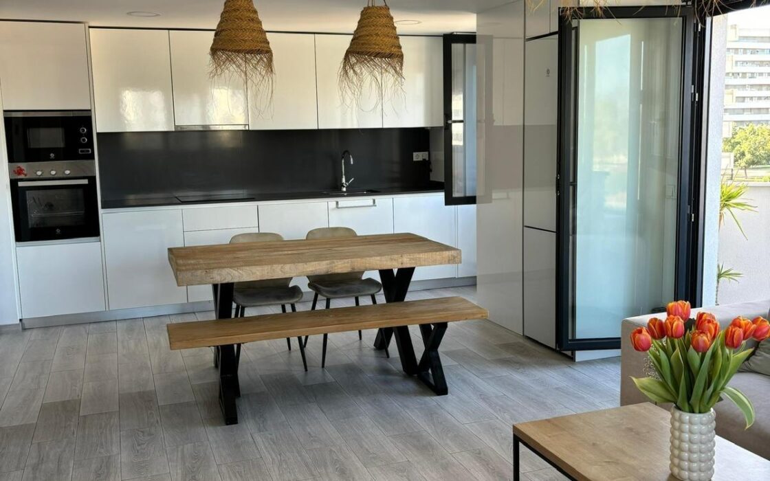 Апартаменты 86 кв.м в Аликанте у моря с террасой