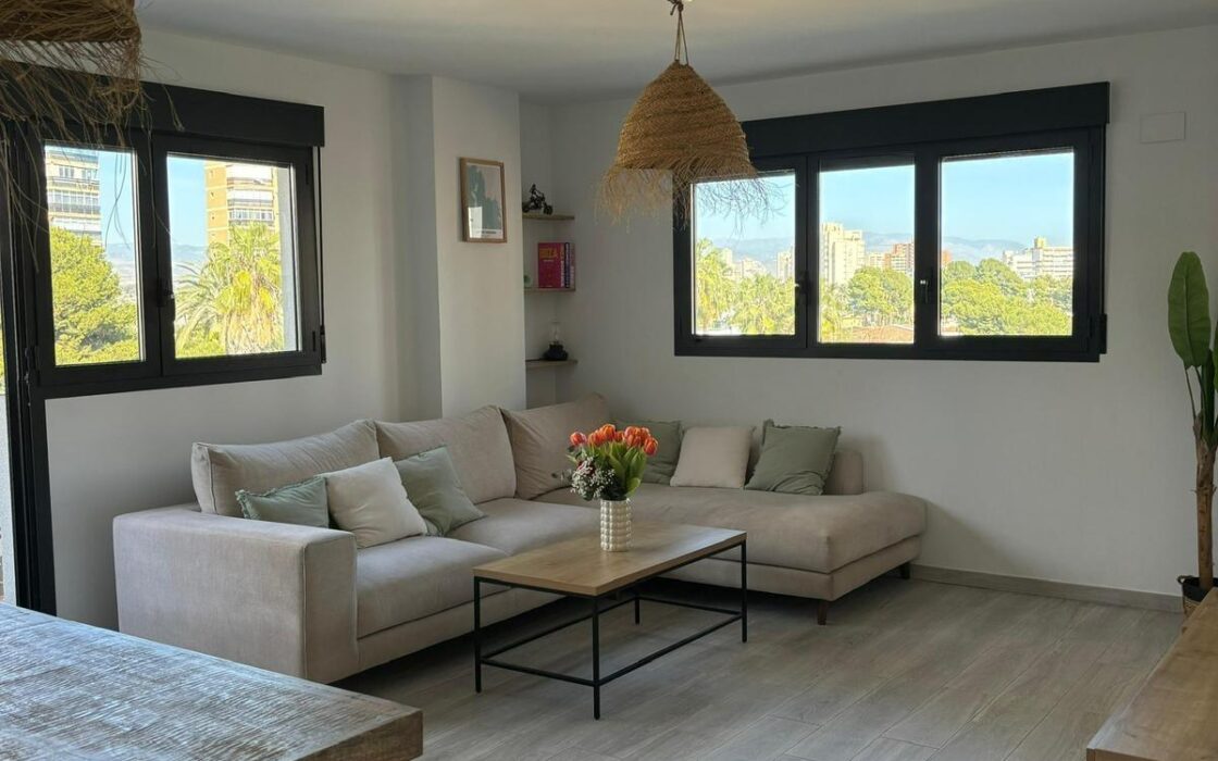 Апартаменты 86 кв.м в Аликанте у моря с террасой