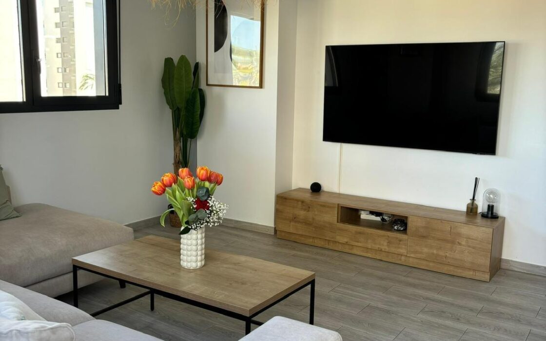 Апартаменты 86 кв.м в Аликанте у моря с террасой