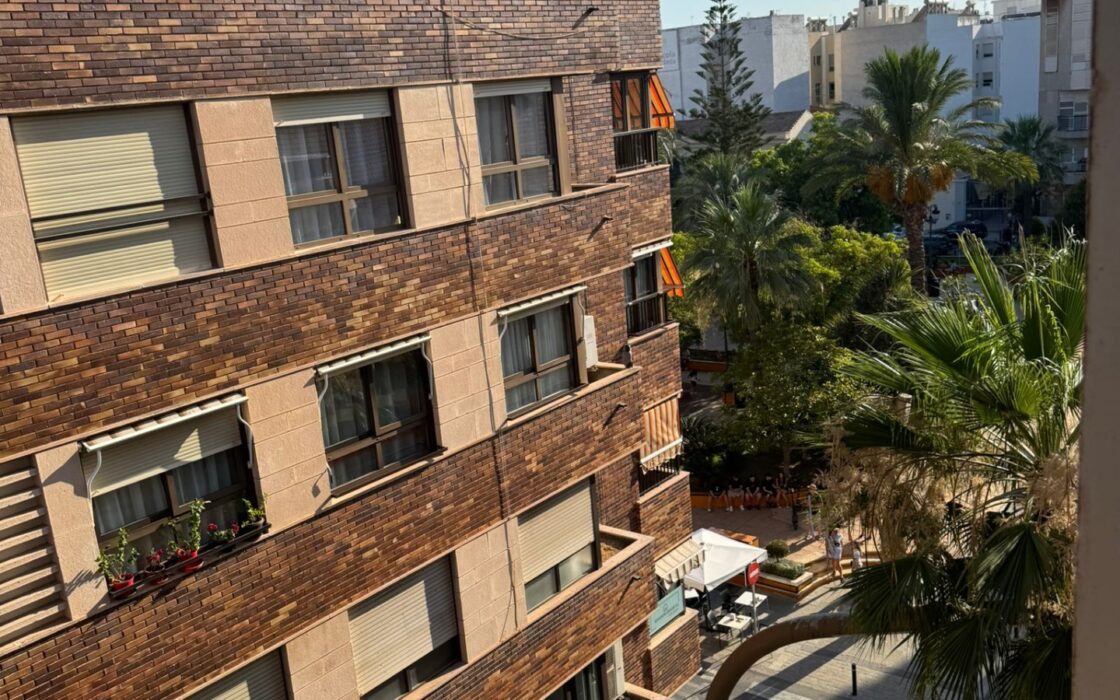 Квартира в Торревьехе 3 спальни 500 м до моря с террасой