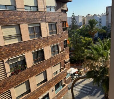 Квартира в Торревьехе 3 спальни 500 м до моря з терасою