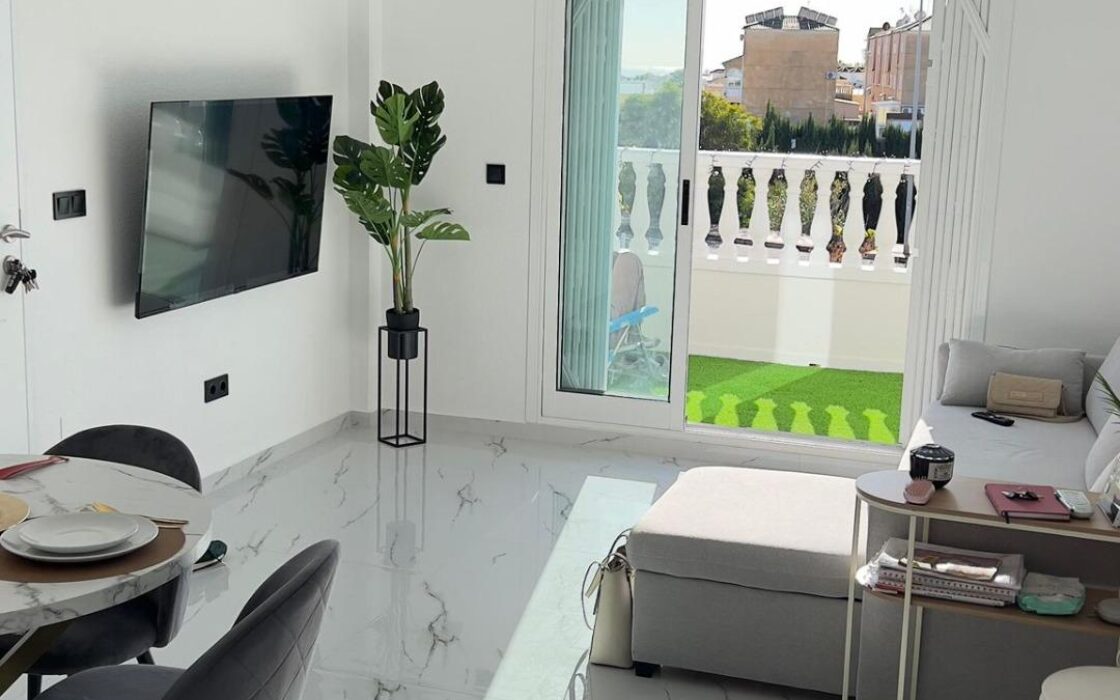 Затишна 2-кімнатна квартира в Плая-Фламенка біля моря 50 кв.м