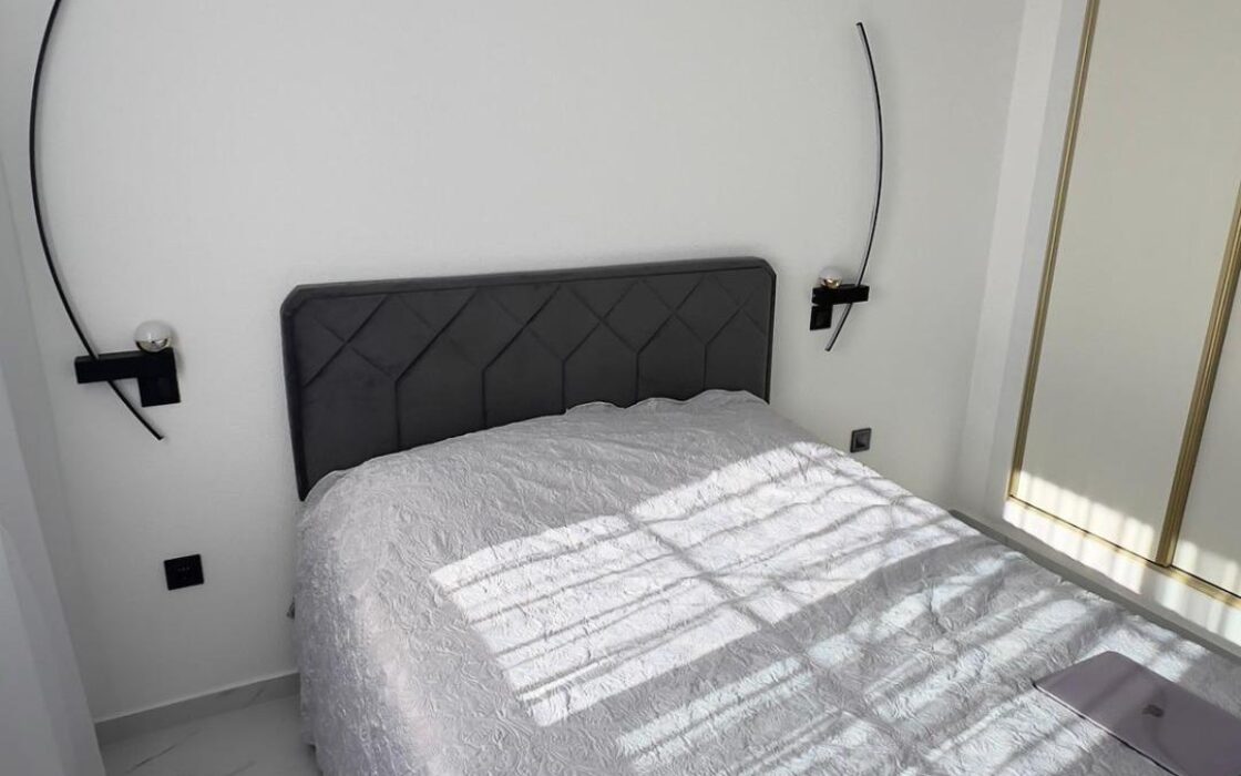 Затишна 2-кімнатна квартира в Плая-Фламенка біля моря 50 кв.м