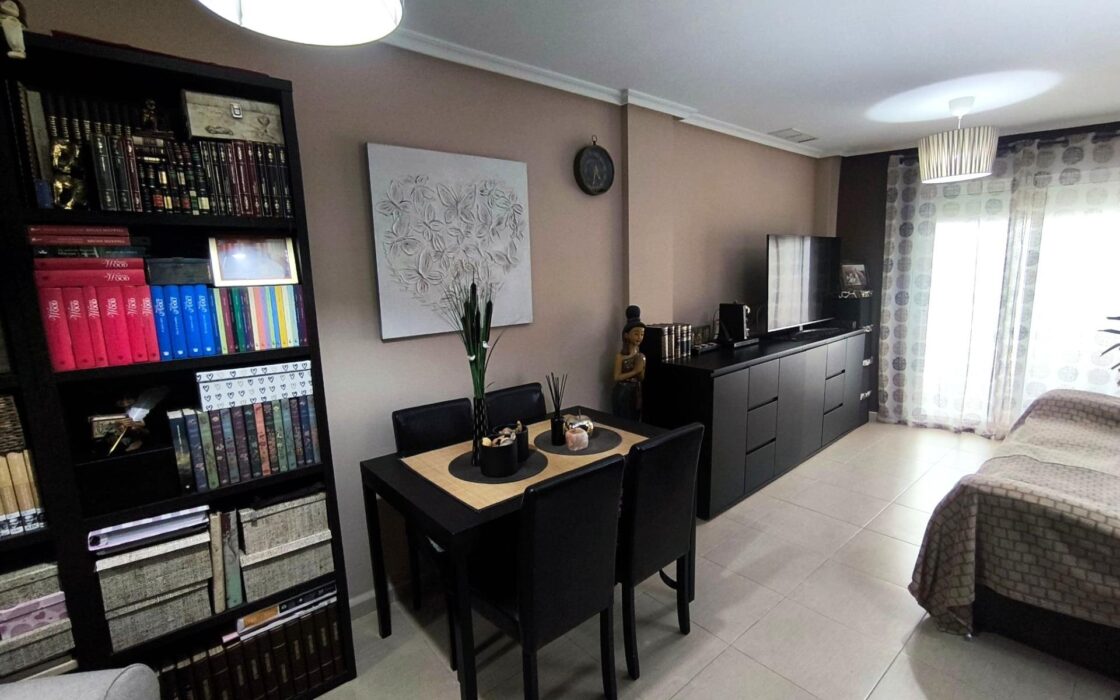 Апартаменты с террасой в Торревьехе 82 кв.м 3 комнаты