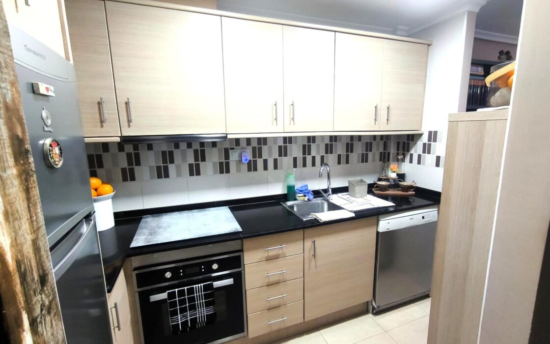 Апартаменты с террасой в Торревьехе 82 кв.м 3 комнаты