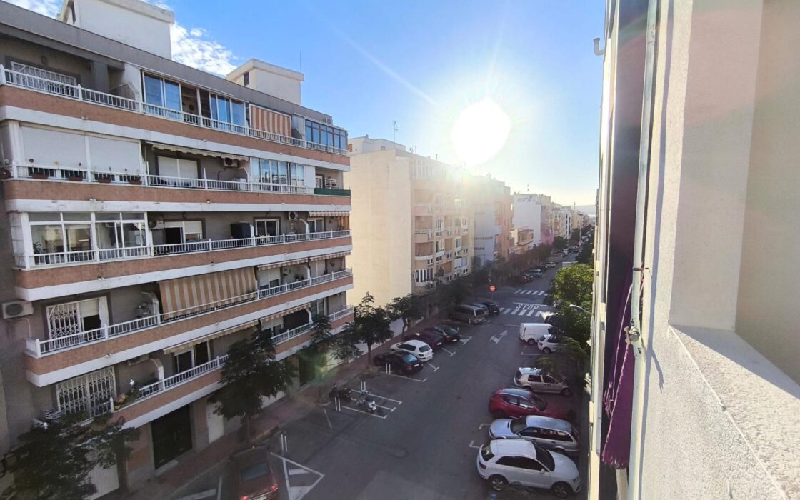 Апартаменты с террасой в Торревьехе 82 кв.м 3 комнаты