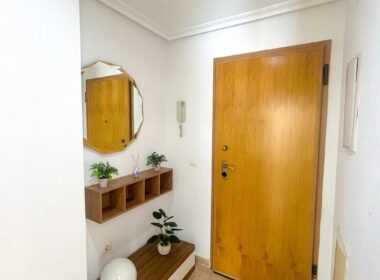 Апартамент 84 кв.м в Торревьехе с балконом 2007 года