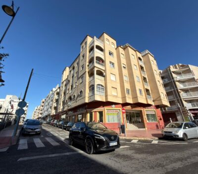 Апартаменти в Торрев’єсі 52 кв.м з терасою біля моря