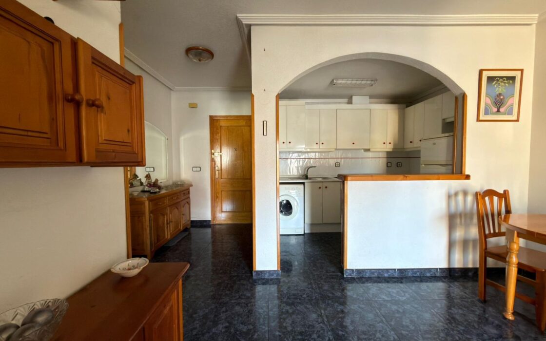 Апартаменты в Торревьехе 52 кв.м с террасой у моря