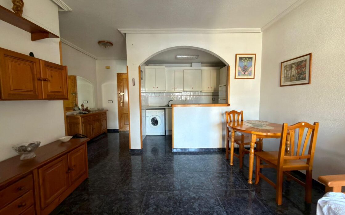 Апартаменты в Торревьехе 52 кв.м с террасой у моря