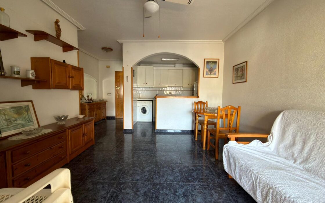 Апартаменты в Торревьехе 52 кв.м с террасой у моря