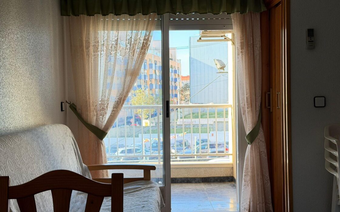 Апартаменты в Торревьехе 52 кв.м с террасой у моря