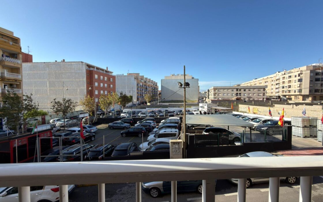 Апартаменты в Торревьехе 52 кв.м с террасой у моря