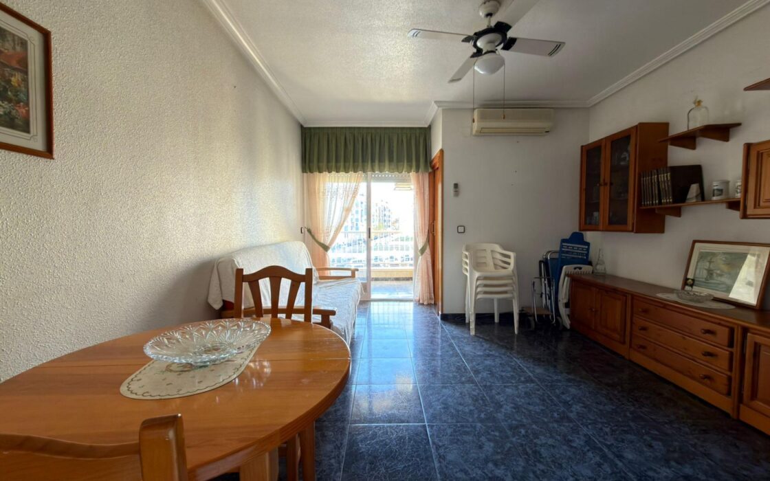 Апартаменты в Торревьехе 52 кв.м с террасой у моря