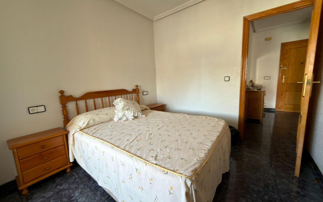 Апартаменты в Торревьехе 52 кв.м с террасой у моря