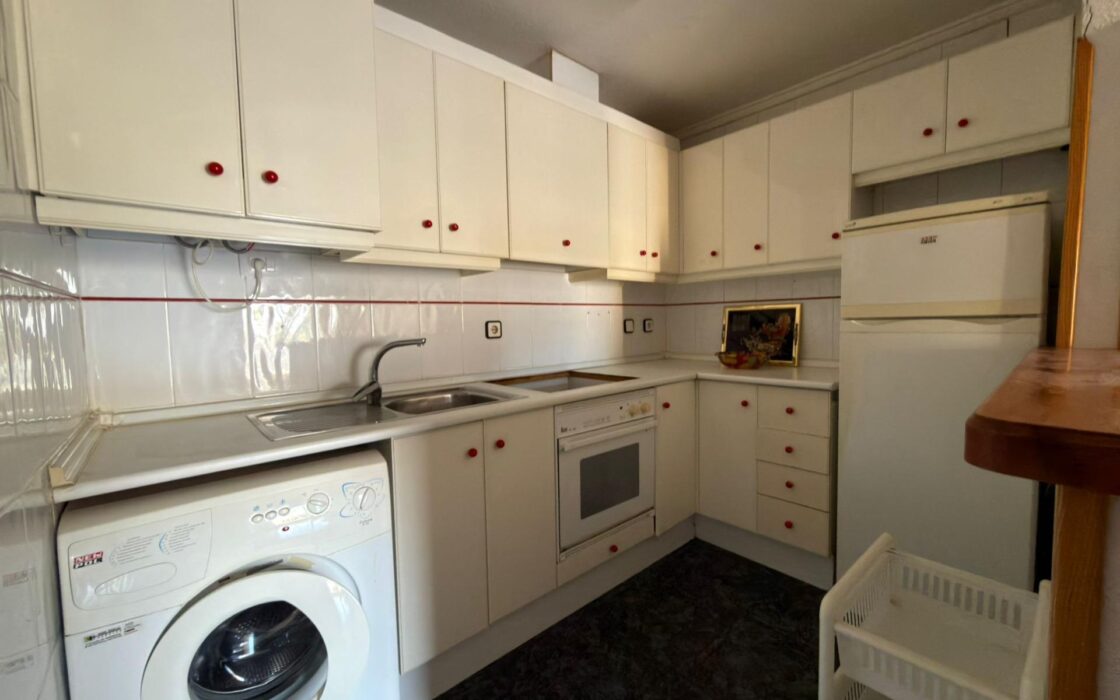 Апартаменты в Торревьехе 52 кв.м с террасой у моря