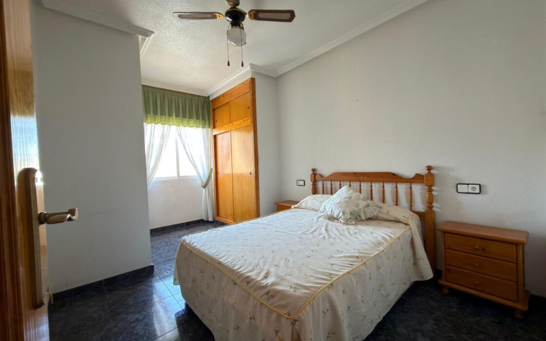 Апартаменты в Торревьехе 52 кв.м с террасой у моря