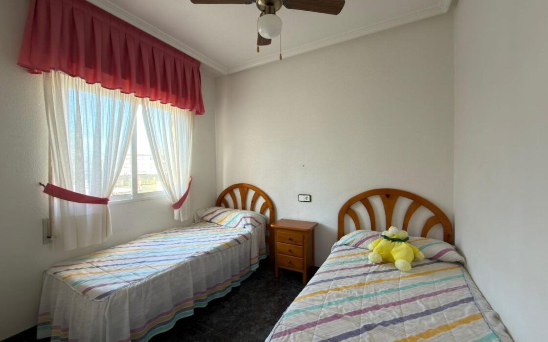 Апартаменты в Торревьехе 52 кв.м с террасой у моря