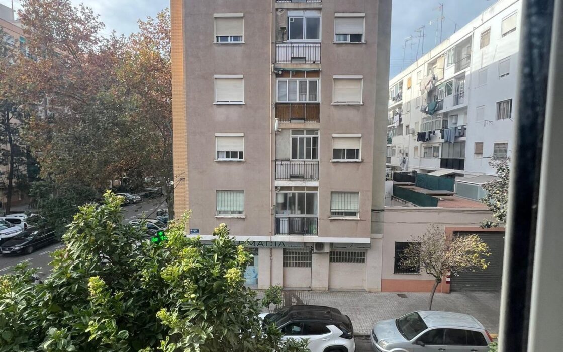 Апартаменти у Валенсії 81 кв.м з балконом в Marxalenes