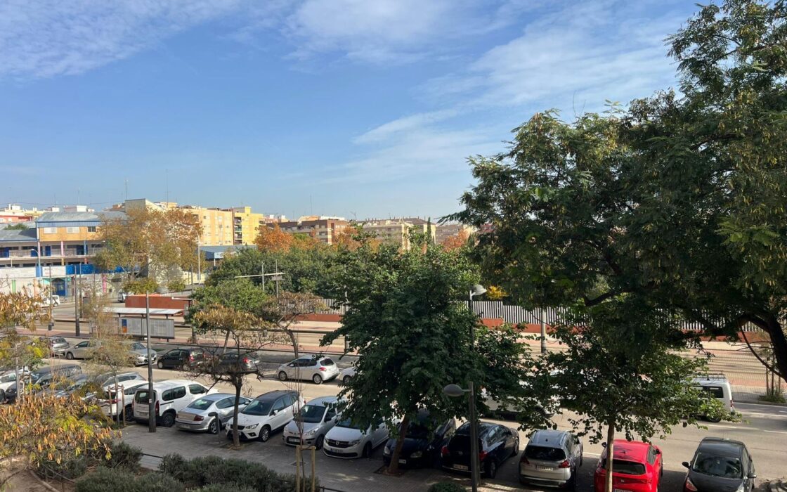 Апартаменти у Валенсії 81 кв.м з балконом в Marxalenes