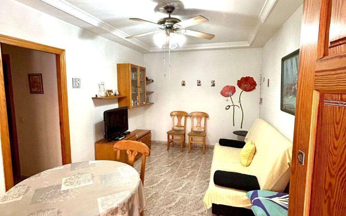 Апартаменты в Торревьехе 85 кв.м с террасой у моря