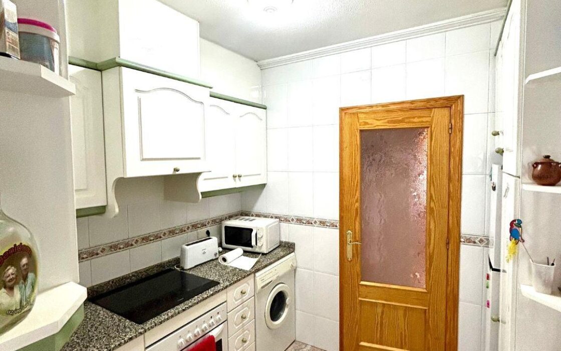 Апартаменты в Торревьехе 85 кв.м с террасой у моря