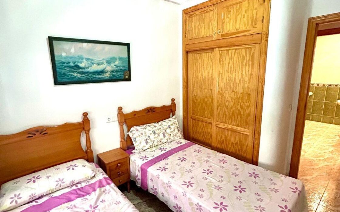 Апартаменты в Торревьехе 85 кв.м с террасой у моря