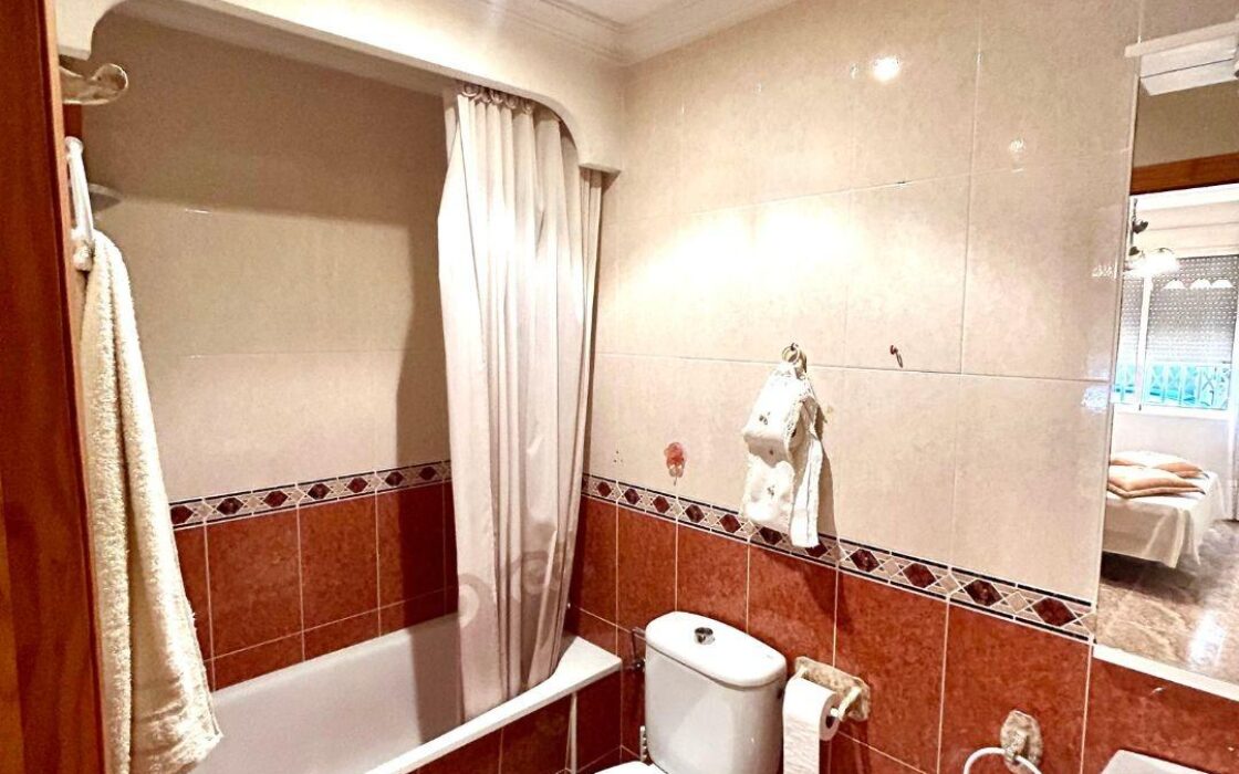 Апартаменты в Торревьехе 85 кв.м с террасой у моря