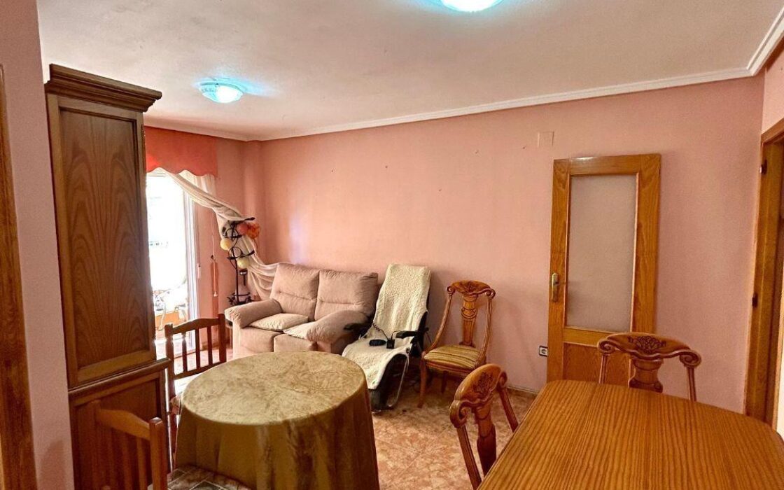 Апартамент в Торревьехе 68 кв.м с террасой у моря