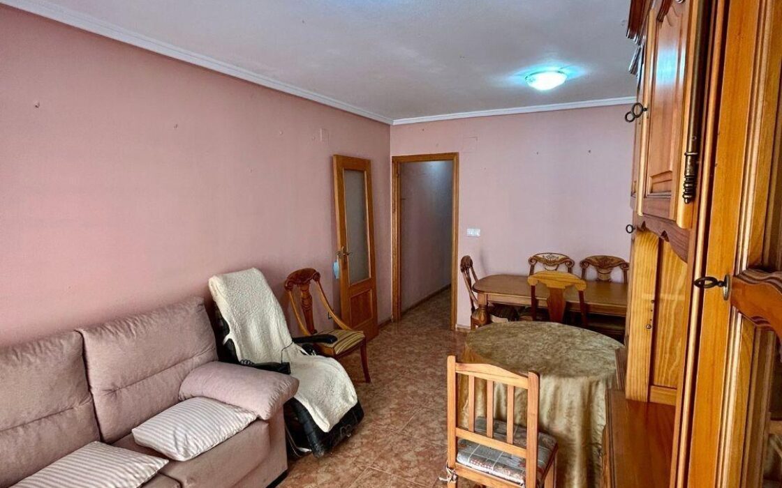 Апартамент в Торревьехе 68 кв.м с террасой у моря