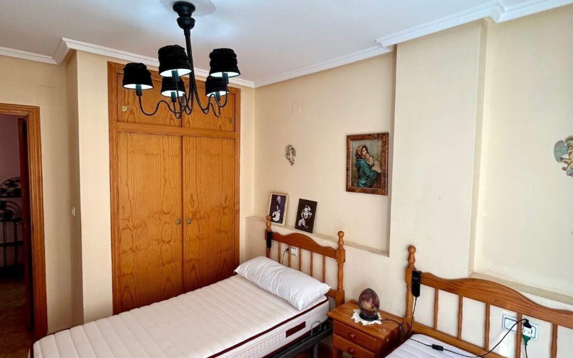 Апартамент в Торревьехе 68 кв.м с террасой у моря