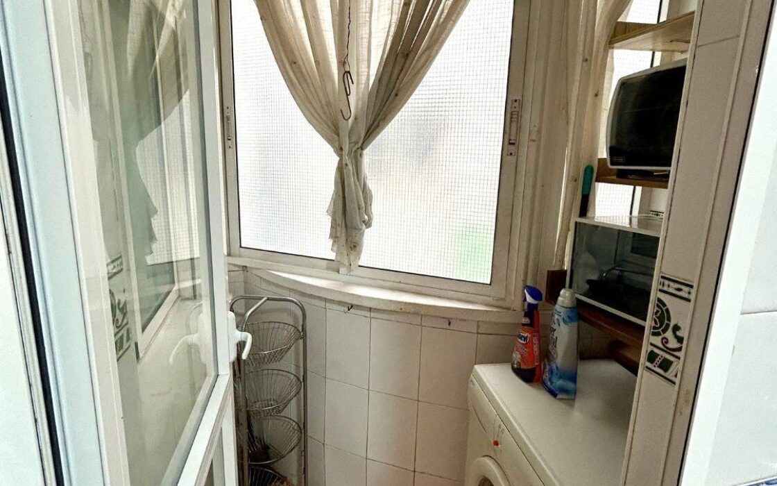 Апартамент в Торревьехе 68 кв.м с террасой у моря