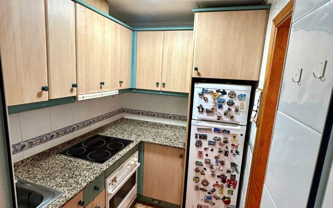 Апартамент в Торревьехе 68 кв.м с террасой у моря