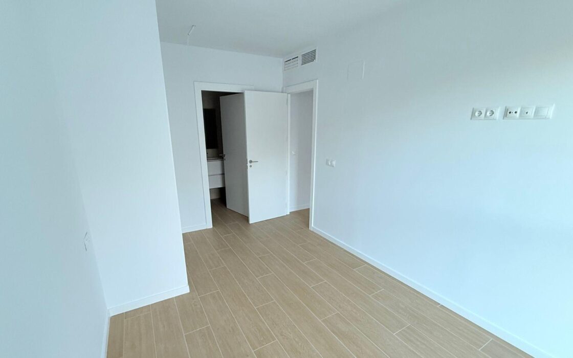 Сучасна квартира в Дении 81 кв.м з терасою біля моря