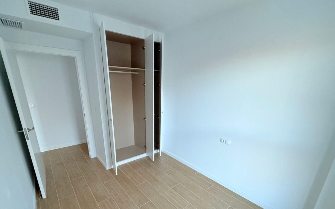 Сучасна квартира в Дении 81 кв.м з терасою біля моря