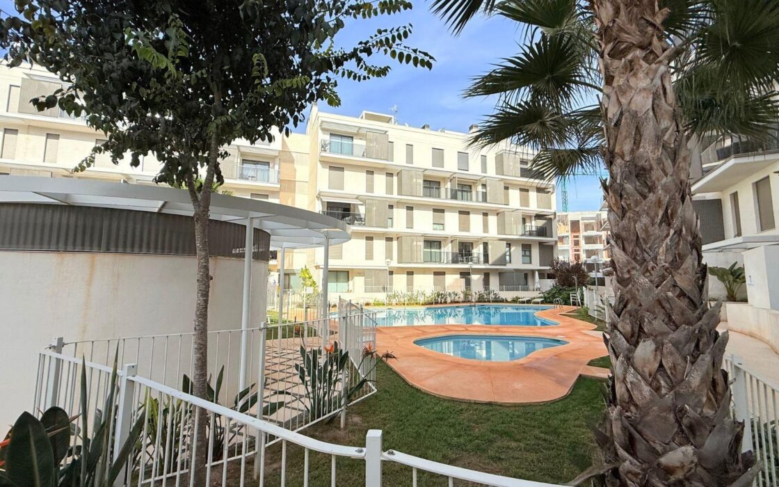 Сучасна квартира в Дении 81 кв.м з терасою біля моря