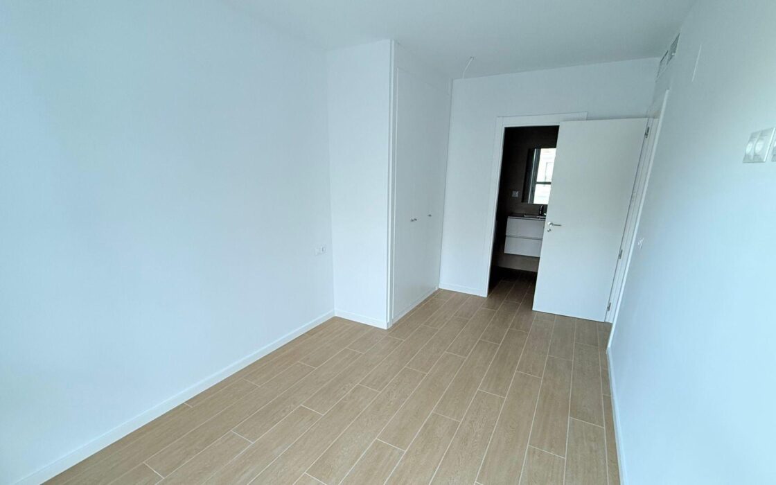 Сучасна квартира в Дении 81 кв.м з терасою біля моря