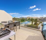 Нова квартира біля моря у Фінестраті з терасою та басейном