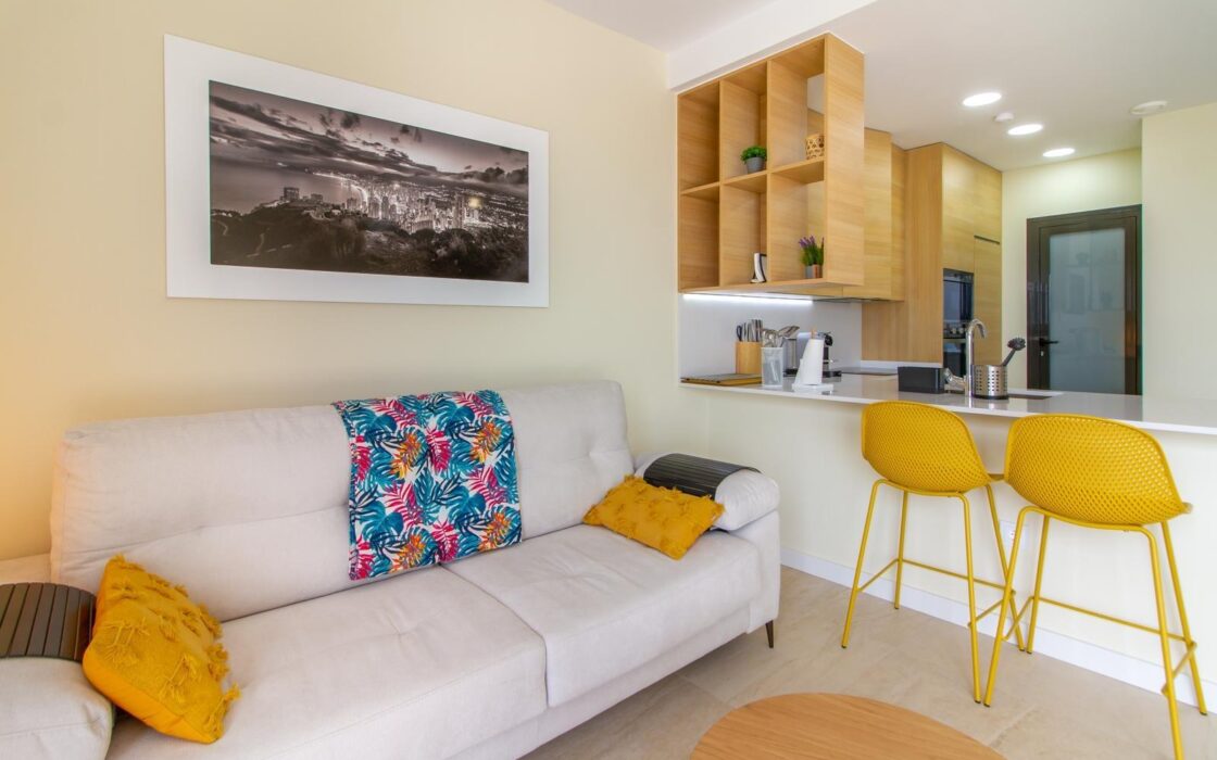 Нова квартира біля моря у Фінестраті з терасою та басейном