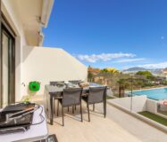 Нова квартира біля моря у Фінестраті з терасою та басейном