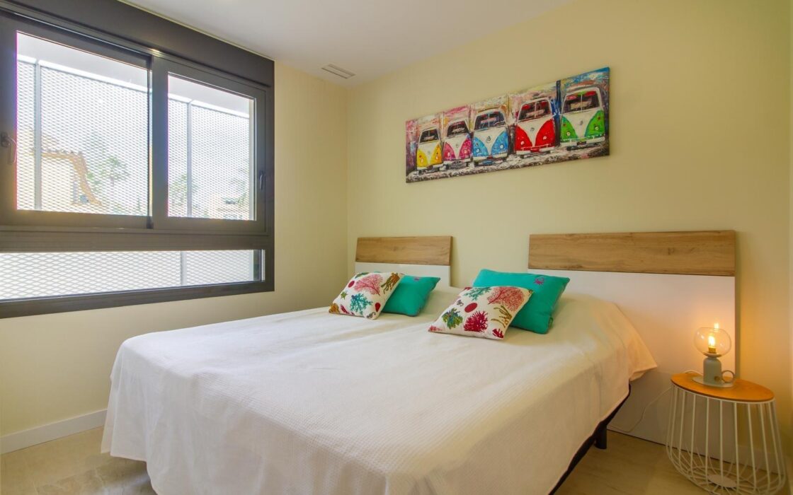 Нова квартира біля моря у Фінестраті з терасою та басейном