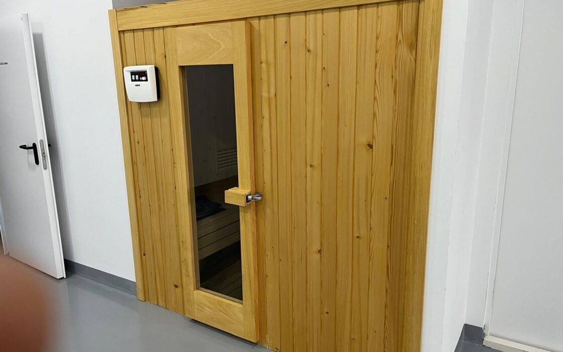 Нова квартира біля моря у Фінестраті з терасою та басейном