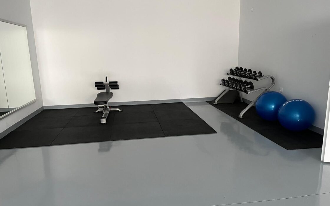 Нова квартира біля моря у Фінестраті з терасою та басейном