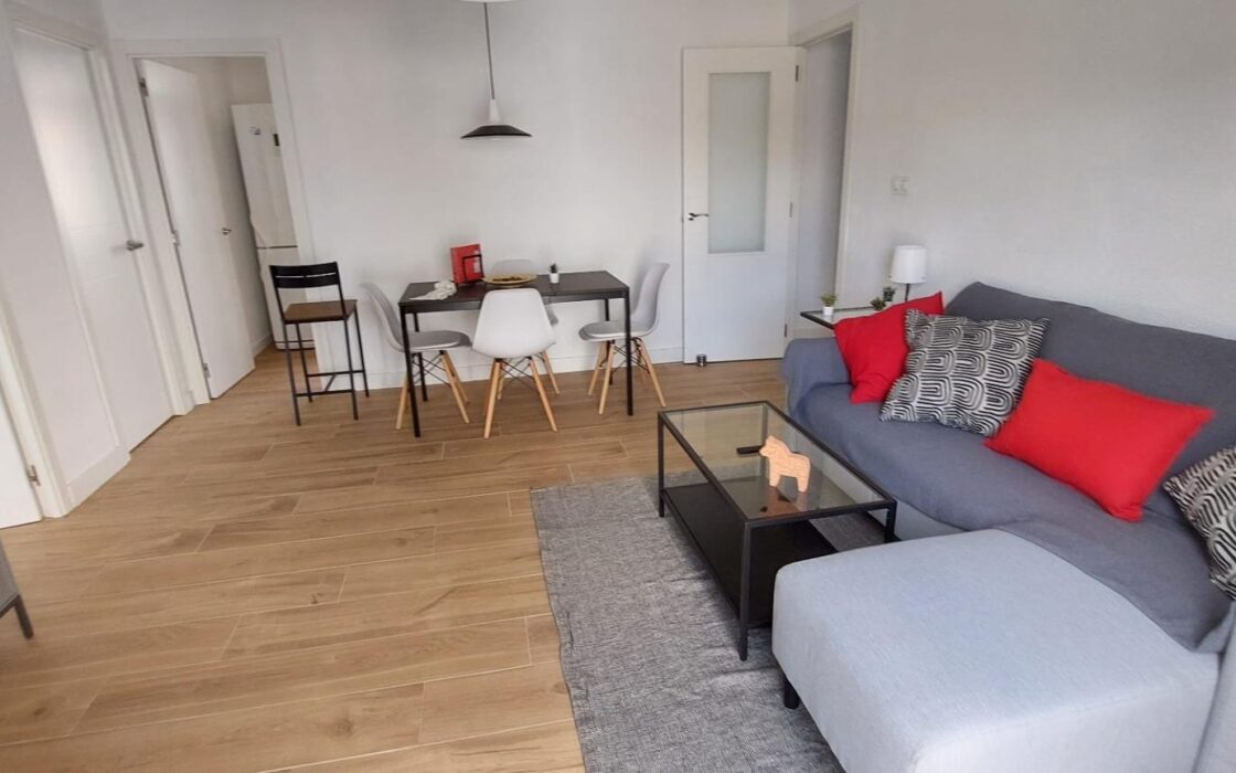 Апартаменты в Аликанте 96 кв.м с балконом и 3 спальнями