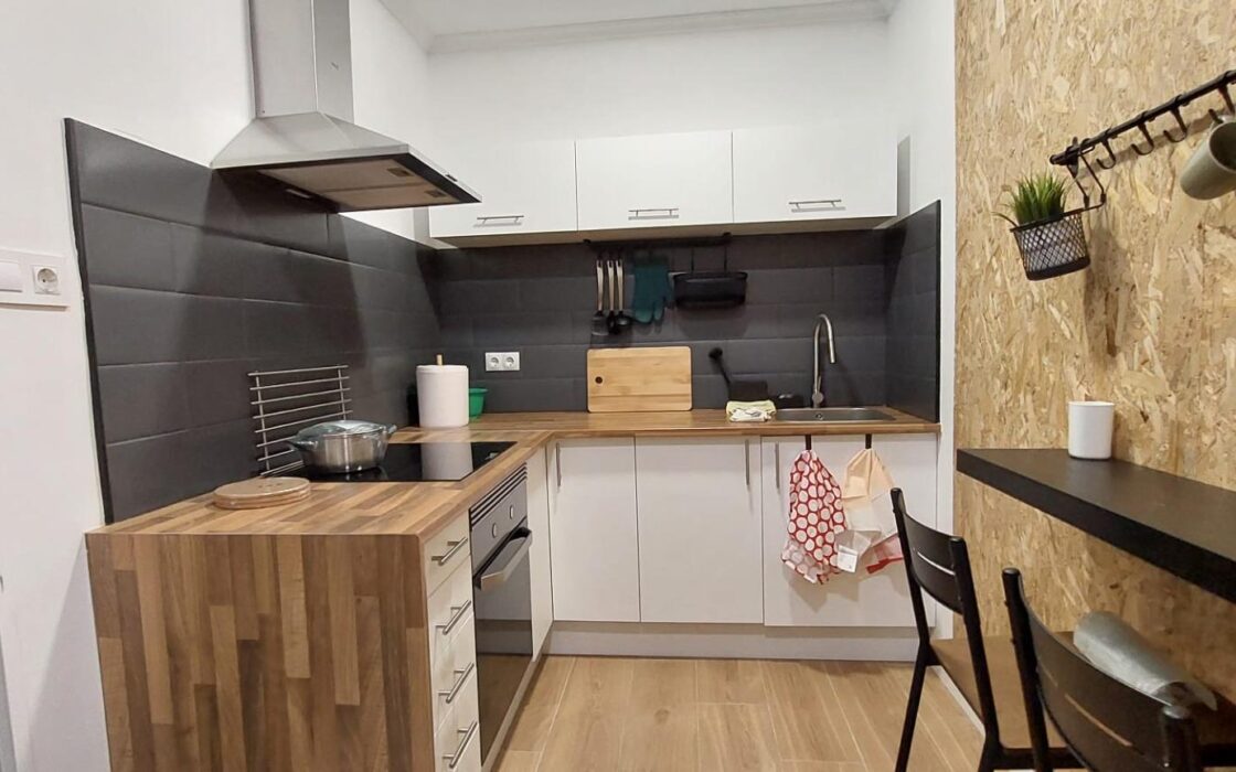 Апартаменты в Аликанте 96 кв.м с балконом и 3 спальнями