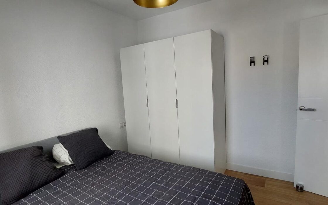 Апартаменты в Аликанте 96 кв.м с балконом и 3 спальнями