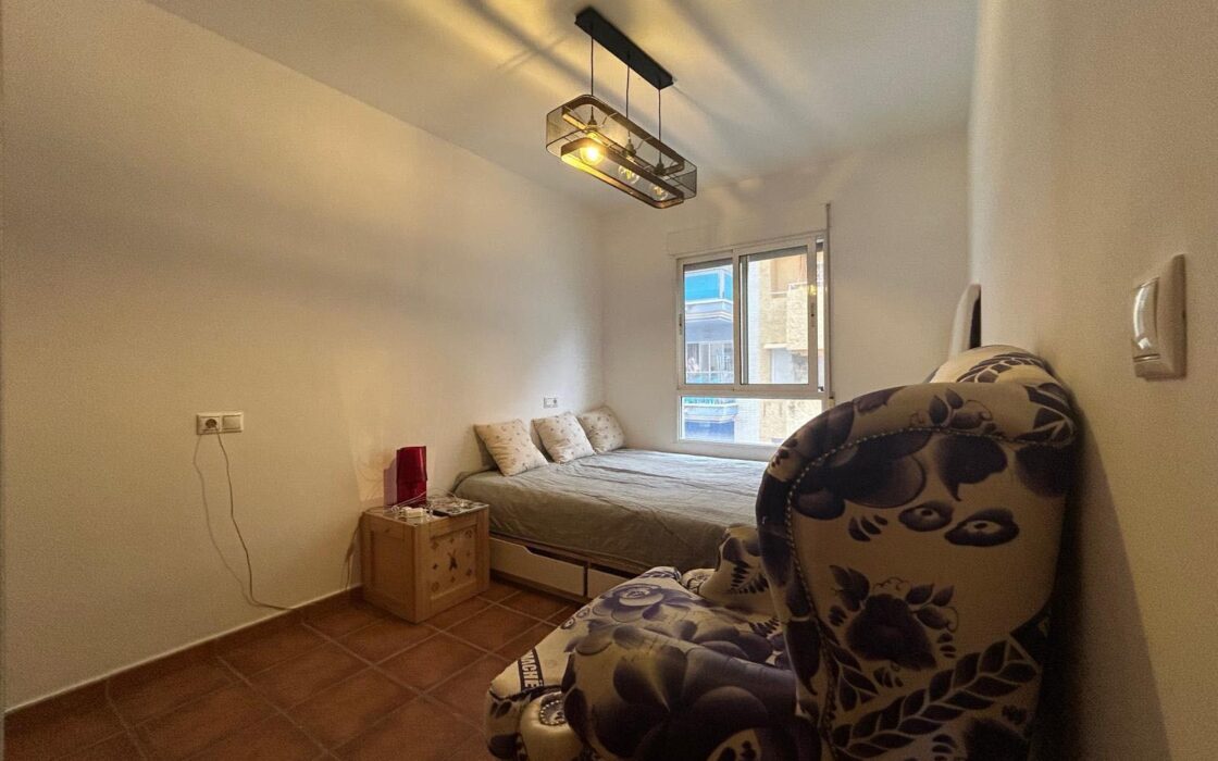 Апартаменты в Торревьехе 62 кв.м с террасой у моря