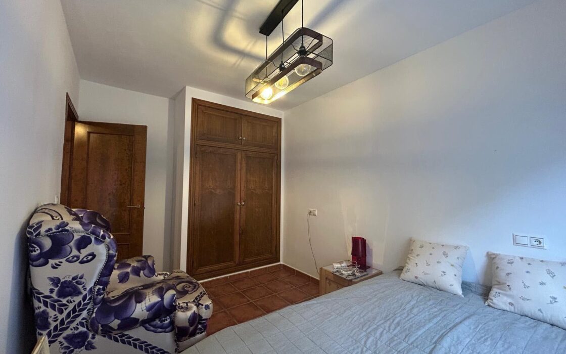 Апартаменты в Торревьехе 62 кв.м с террасой у моря