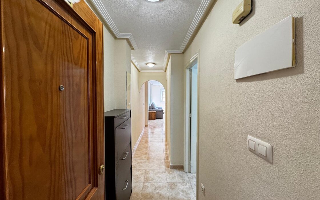 Апартаменты 70 кв.м в Торревьехе с бассейном у пляжа