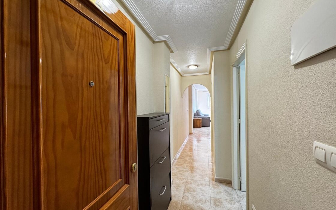 Апартаменты 70 кв.м в Торревьехе с бассейном у пляжа